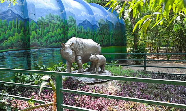 Rhino mother with calf in breeding center